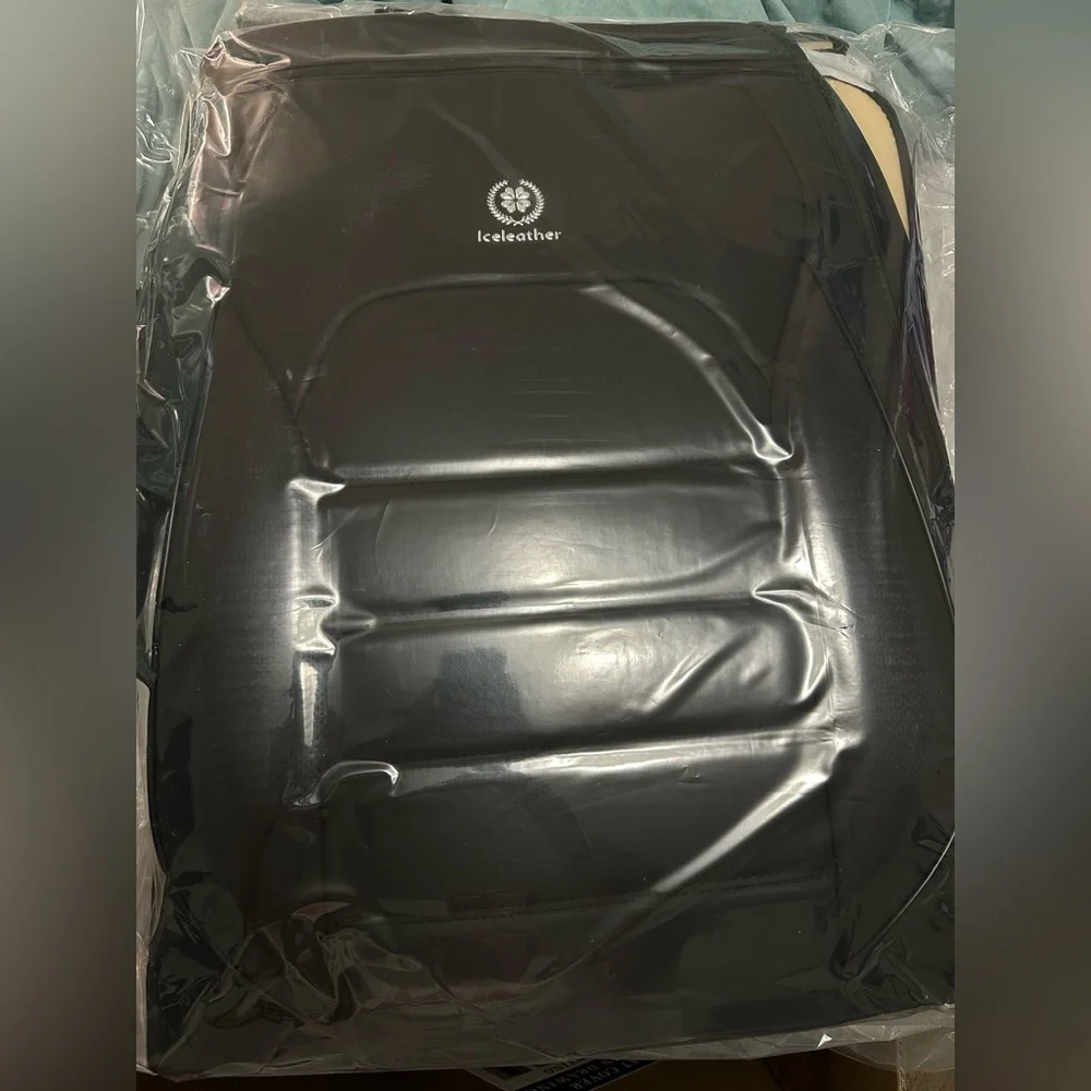 Iceleather cover seats in black. - Picture 2 of 5